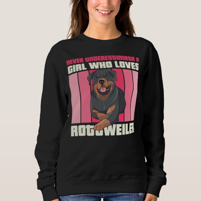 Camiseta Uma Menina Que Ama Rottweilers (Frente)