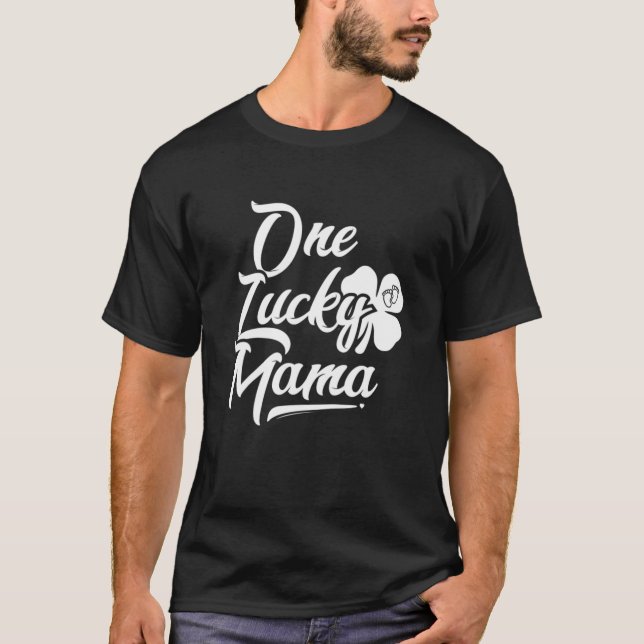 Camiseta Uma Mulher Sortuda Engravidar Santa Patricks Da (Frente)