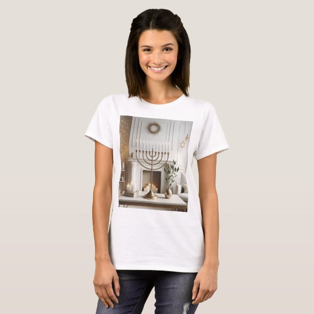 Camiseta uma parede que tem uma vela que diz menorah (Frente Completa)