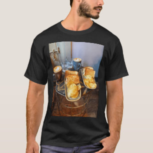 Camiseta Uma Pequena Peixe Num Grande Lago Liverpool Xícara