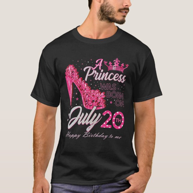 Camiseta Uma Princesa Foi Nascer Em 20 De Julho Altos Salto (Frente)