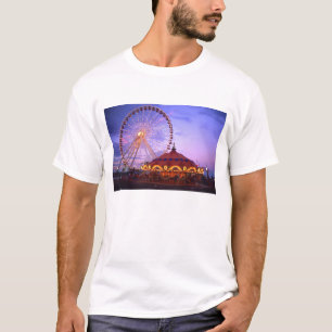 Camiseta Uma roda gigante e carrossel no Navy Pier em