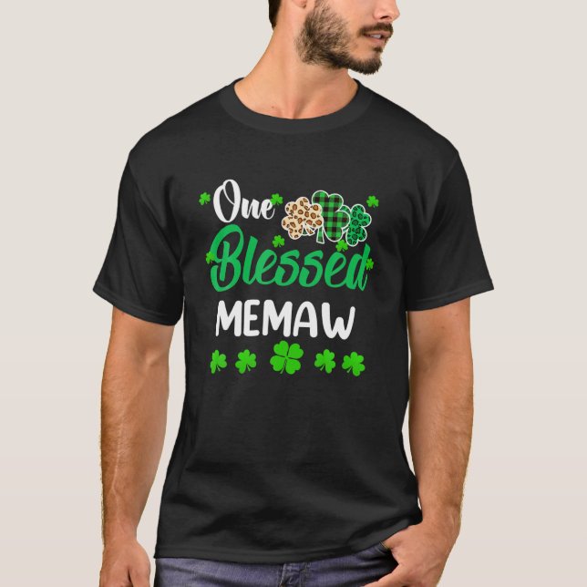 Camiseta Uma Rua de Clover do Memaw Sortudo. (Frente)