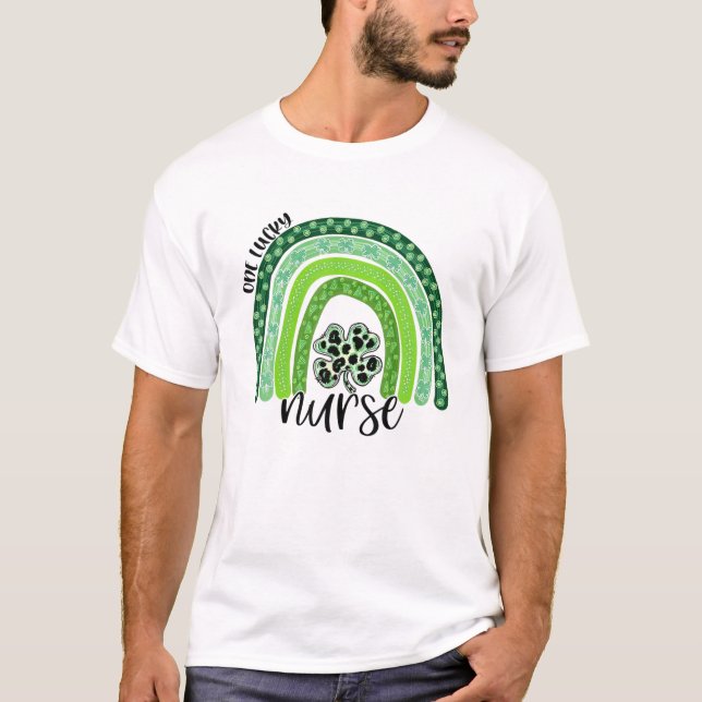 Camiseta Uma Rua de Enfermeira Sortuda, Boho Rainbow Leo do (Frente)