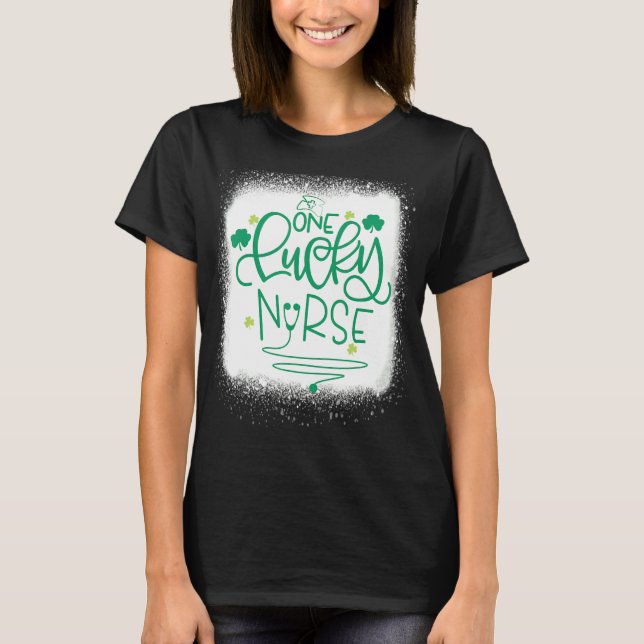Camiseta Uma Rua De Enfermeira Sortuda Rn Patricks Day Enfe (Frente)