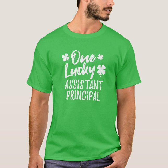 Camiseta Uma Rua do Assistente Sortudo, Dia de Patrick Pa (Frente)