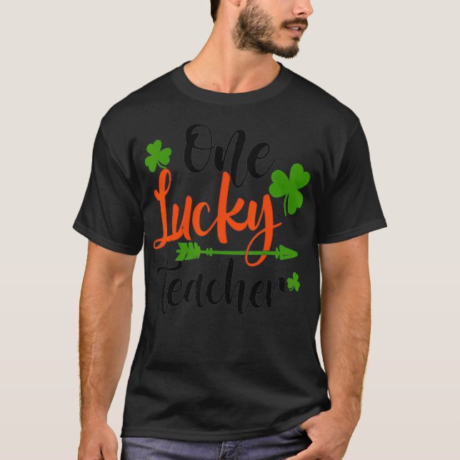 Camiseta Uma Rua Engraçada de Shamrock Feliz Patricku2019s (Frente)