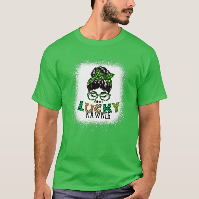 Camiseta Uma Sortuda Nawnie Bleached Messy Bun St Patricks  (Frente)