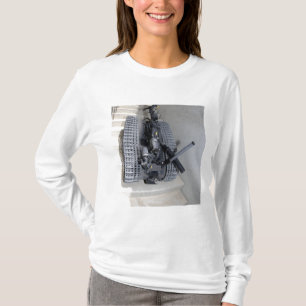 Camiseta Uma unidade do robô da garra 3B que escala um vô