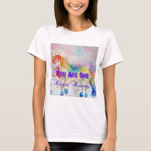Camiseta Única Unicorn Purple Watercolor Womens T Shirt