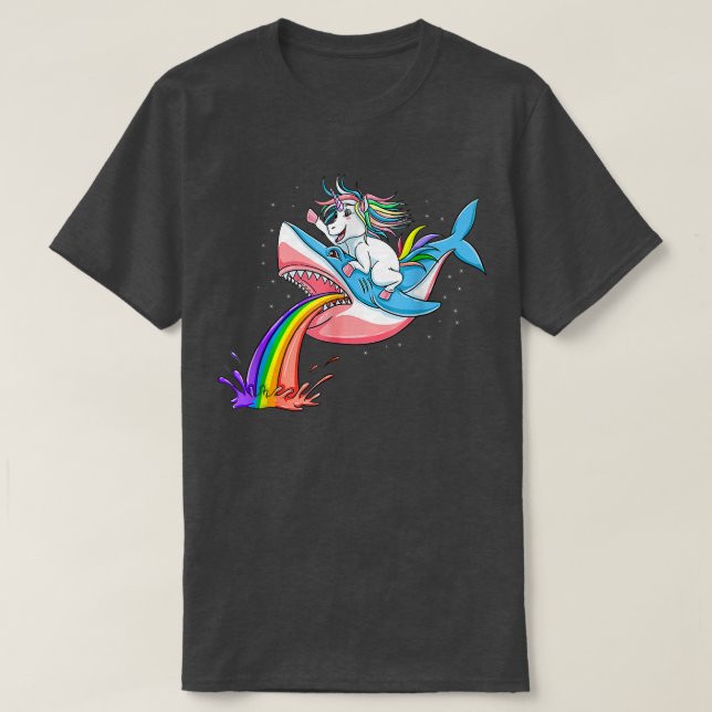 Camiseta Unicorn Riding LGBTQ Pride Shark LGBT pride month  (Frente do Design)
