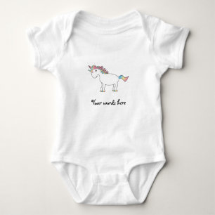 Camiseta Unicórnio branco bonito do arco-íris