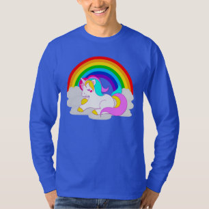 Camiseta Unicórnio Branco sobre a Capa Longa dos Homens do