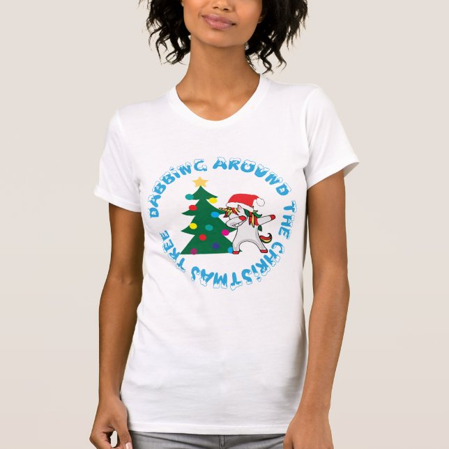 Camiseta Unicórnio Dabbing À Volta Da Árvore De Natal Engra (Frente)
