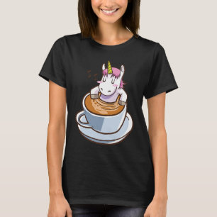 Camiseta unicórnio fofo em café para o amor do crea mágico