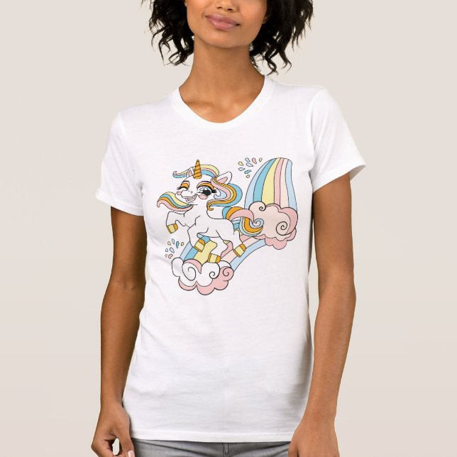 Camiseta Unicórnio fofo em um arco-íris (Frente)