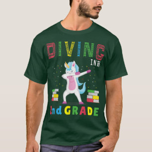 Camiseta Unicórnio mergulhando no segundo de volta à escola