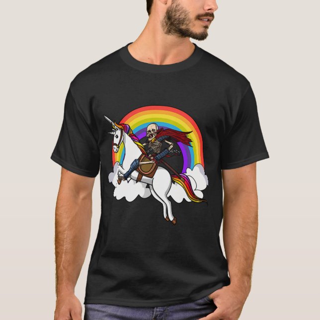Camiseta Unicórnio montando esqueleto (Frente)