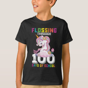 Camiseta Unicórnio Passando Fio Dental nos 100 Dias de Esco