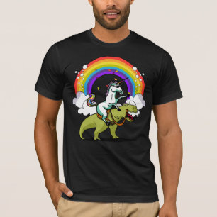 Camiseta Unicórnio que monta o arco-íris mágico do