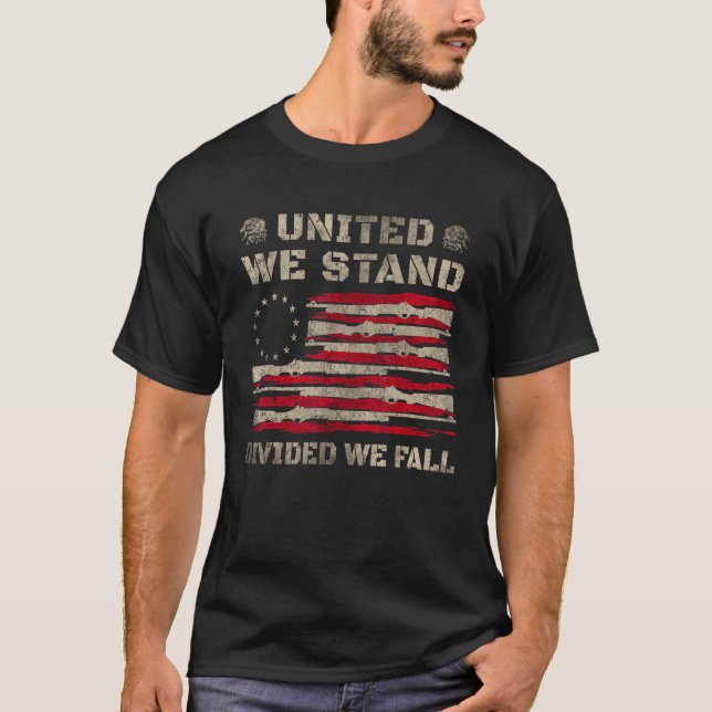 Camiseta United We Stand Divided We Fall God Bless America  (Frente)