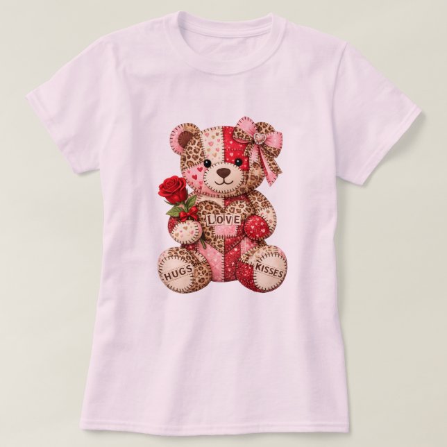 Camiseta Ursa de retalhos do Dia dos Namorados — Coração de (Frente do Design)