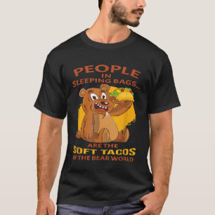 Camiseta Urso Caçando Pessoas De Acampamento De Caminho Em