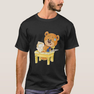 Camiseta Urso Castanho Bonito Sentado Numa Cadeira