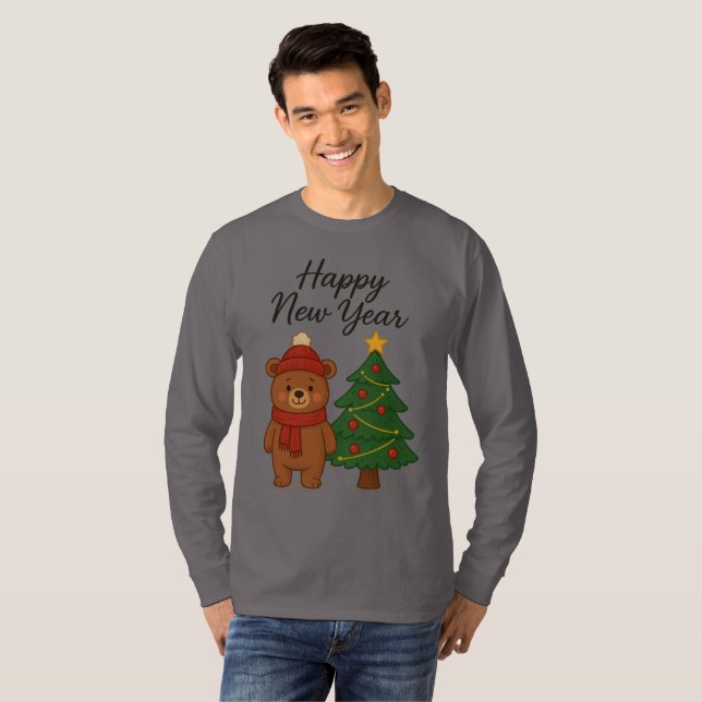 Camiseta Urso de Inverno Fofo com Árvore de Natal Feliz Ano (Frente Completa)