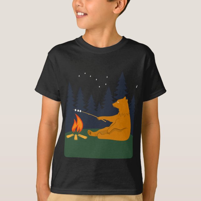 Camiseta Urso Engraçado Assando Marshmallows Sobre Fogueira (Frente)
