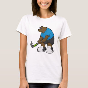 Camiseta Urso no Hóquei com bastão de Hóquei