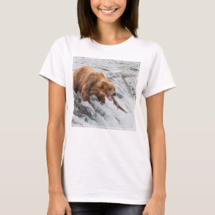 Camiseta Urso Pardo Pega Salmão Vermelho