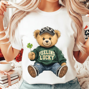 Camiseta Urso Teddy Retro Fofo Sentindo Sorte St. Patrick's