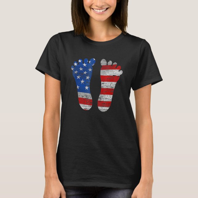 Camiseta Us Flag Barefeet Fourth Of July (Frente)