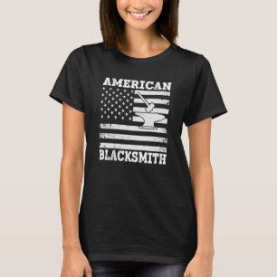 Camiseta US Flag Blacksmithing Anvil & Hammer American Blac