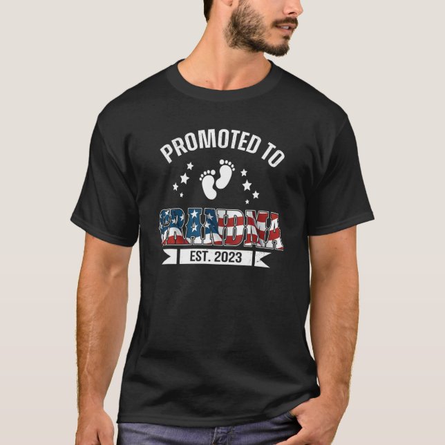 Camiseta US Patriotic Grandma 2023 Shirt, Promoted To Grand (Frente)