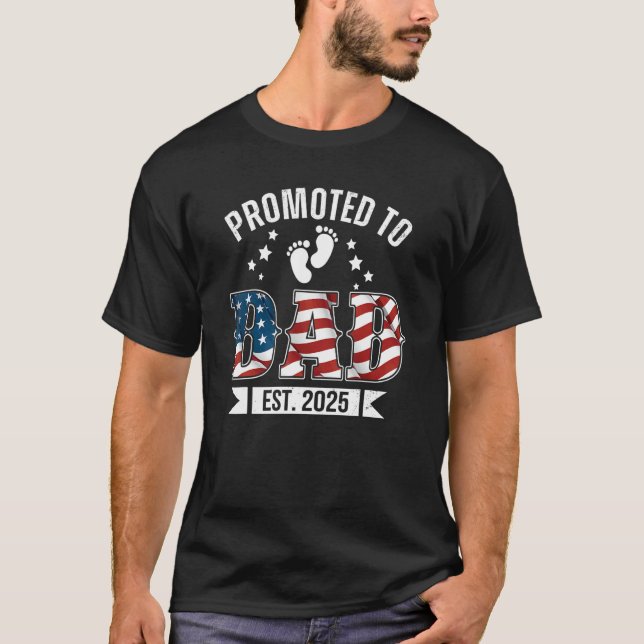 Camiseta US Patriotic Grandma 2025 Shirt, Promoted To Grand (Frente)