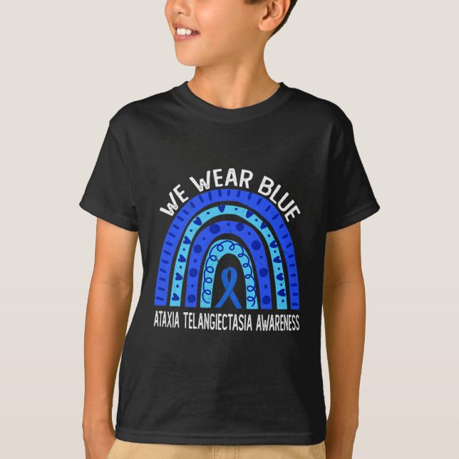 Camiseta Use Azul Arco-íris Para Conscientização da Ataxia  (Frente)