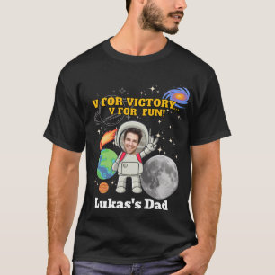 Camiseta V De Vitória V De Diversão Aniversário Do Menino A