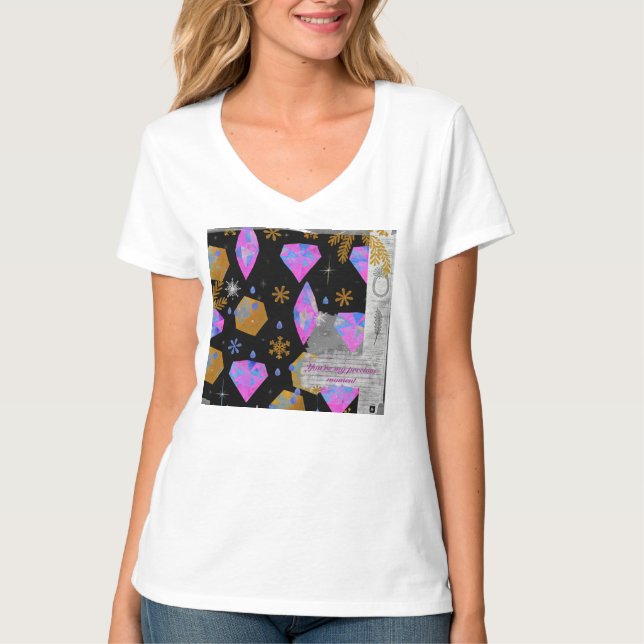 Camiseta V-Neck com Diamantes Rosa e Estrelas Dour (Frente)