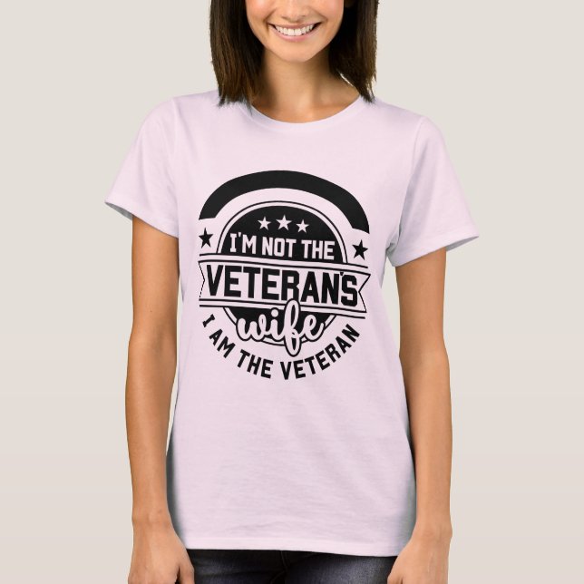Camiseta V-Neck Orgulhosamente Veterana do Exércit (Frente)