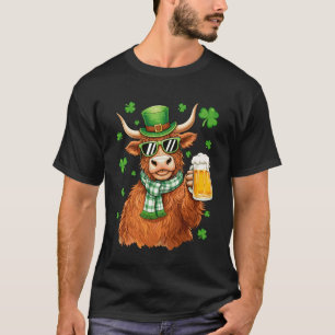 Camiseta Vaca das Terras Altas Bebendo Cerveja Leprechaun S