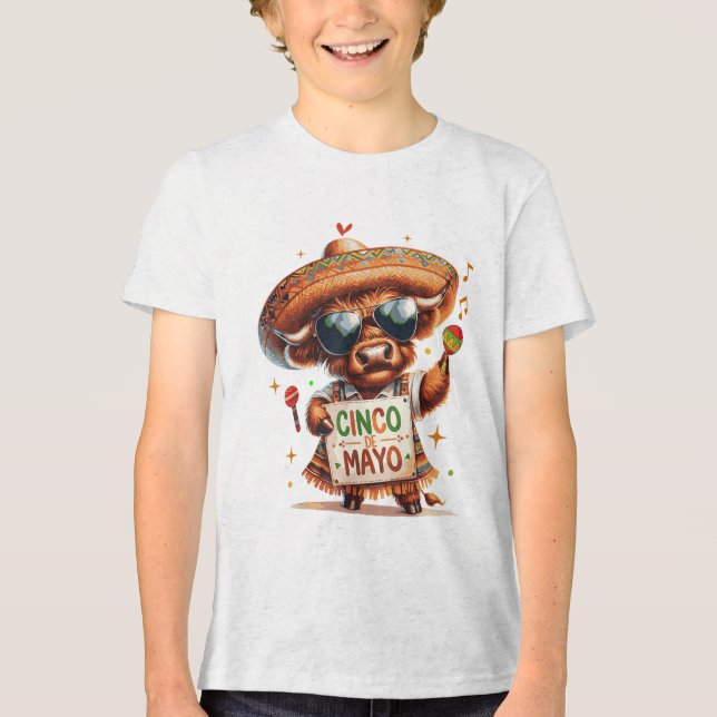 Camiseta Vaca das Terras Altas Cuecas Vestindo Poncho Cinco (Frente)