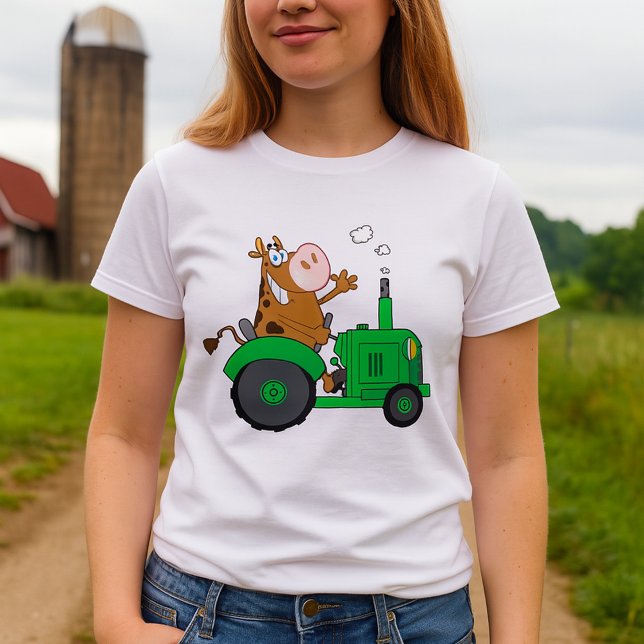 Camiseta Vaca Dirigindo um Trator (Criador carregado)