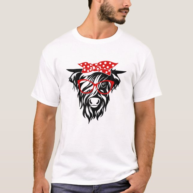 Camiseta Vaca Engraçada Em Terras Altas Com Bandana E Óculo (Frente)