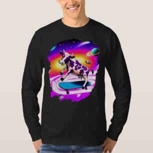 Camiseta Vaca fazendo skate no espaço sideral retrô vintage