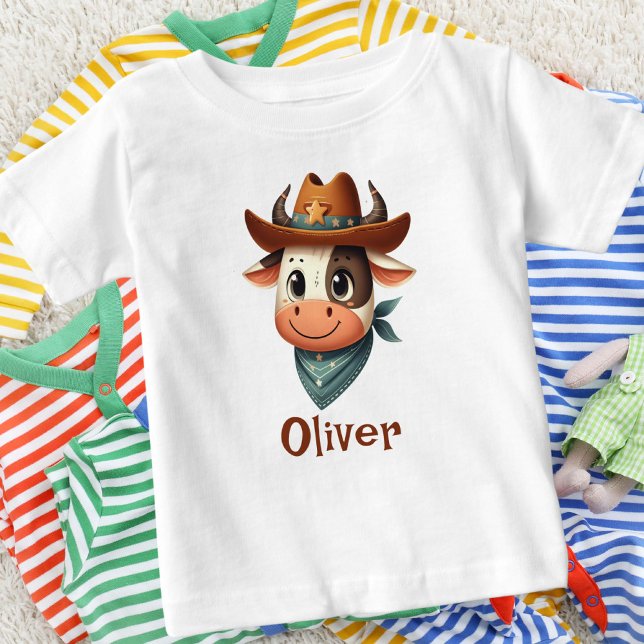 Camiseta Vaca Fofa Vestindo Chapéu de Cowboy e Cachecol (Criador carregado)