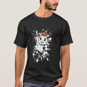 Camiseta Vaca Jogando Futebol Mascote de Desenho Fofo