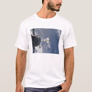 Camiseta Vaivém espacial Atlantis e uma nave espacial do