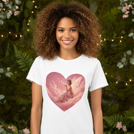 Camiseta Valentine Fairy on Pink Clouds Fantasy Art